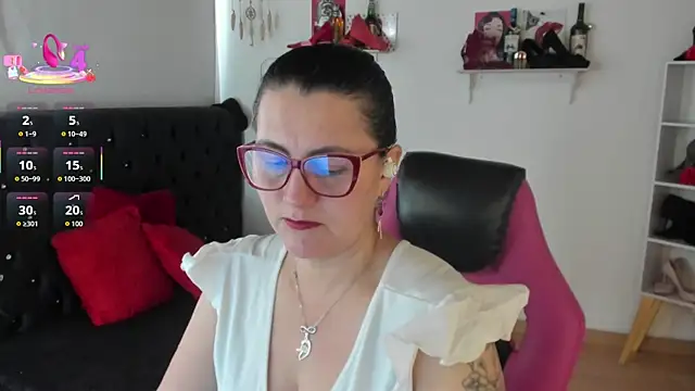 Snapshot of D_Martii chatting on September 2025 12:33:02 PM D Martii online show from September 2025 12:33:02 PM