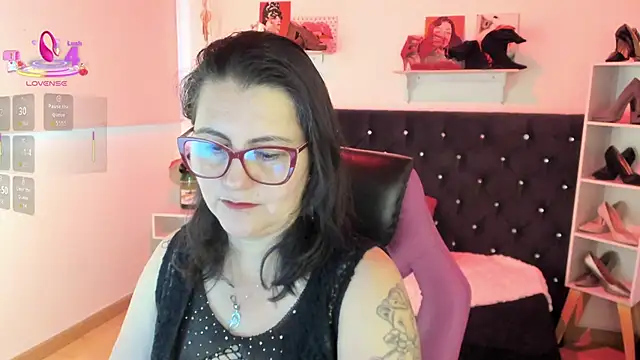 Snapshot of D_Martii chatting on October 2025 11:34:02 AM D Martii online show from October 2025 11:34:02 AM