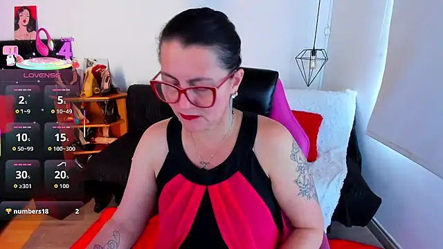 D Martii online show from November 2025 01:26:01 PM