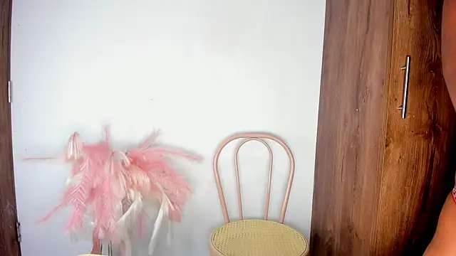 Snapshot of khate_smith chatting on November 2025 05:02:01 PM khate smith online show from November 2025 05:02:01 PM