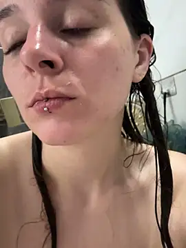 LilyIrons online show from May 2026 03:26:01 AM