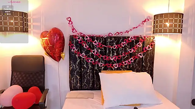 evvaa moon69 online show from February 2026 12:27:02 PM