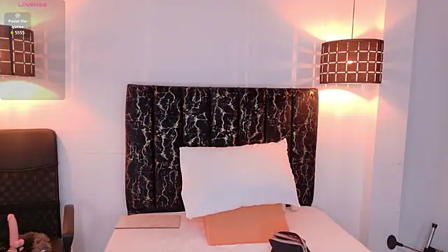 evvaa moon69 online show from March 2026 12:40:01 PM