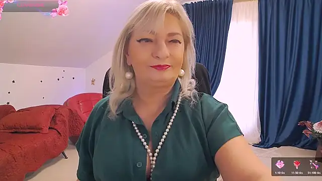 HypnotikCate online show from December 2025 01:35:01 PM