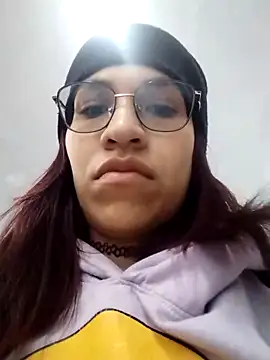 Katyuskka love online show from November 2025 01:23:02 PM