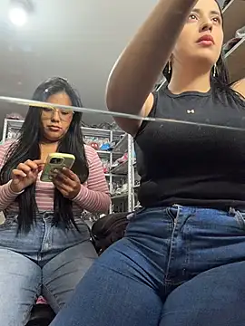 GiaDuque online show from February 2026 01:00:02 PM