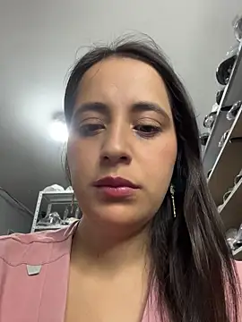 Snapshot of GiaDuque chatting on December 2025 10:54:02 AM GiaDuque online show from December 2025 10:54:02 AM