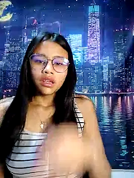 Snapshot of SofieLove_01 chatting on February 2026 07:52:01 AM SofieLove 01 online show from February 2026 07:52:01 AM