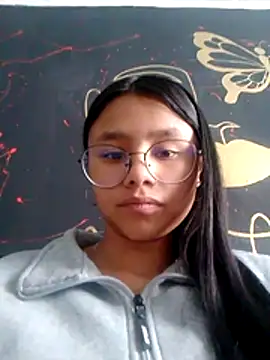 SofieLove 01 online show from April 2026 08:04:01 PM