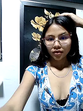 SofieLove 01 online show from October 2025 07:43:02 AM