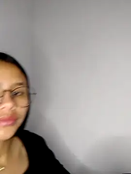 Snapshot of SofieLove_01 chatting on February 2026 07:51:02 AM SofieLove 01 online show from February 2026 07:51:02 AM