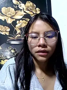 Snapshot of SofieLove_01 chatting on December 2025 08:36:01 AM SofieLove 01 online show from December 2025 08:36:01 AM