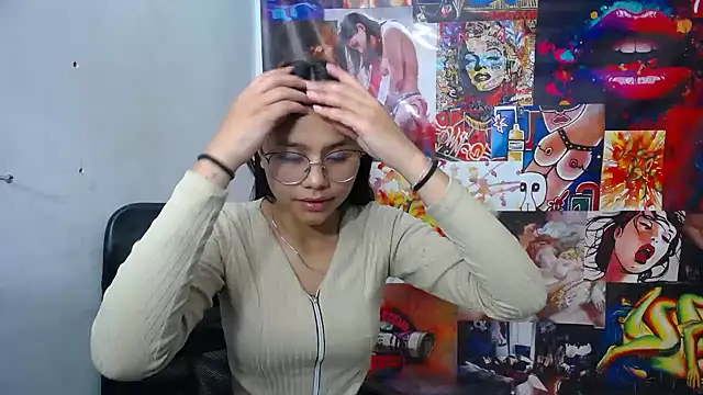 SofieLove 01 online show from October 2025 08:57:01 AM