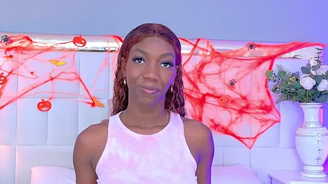 MadeleineHocker online show from October 2025 01:21:02 PM