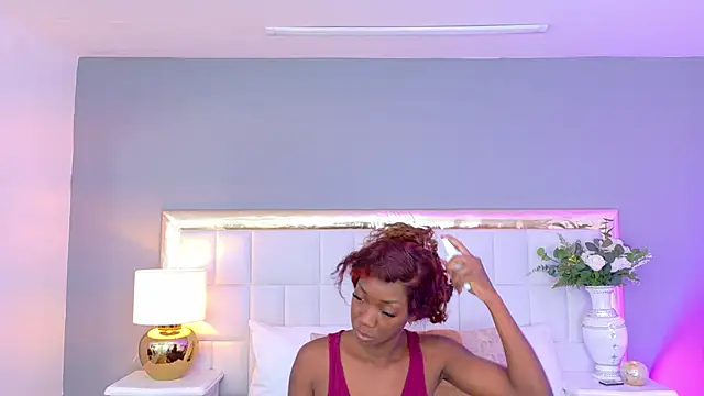 MadeleineHocker online show from December 2025 01:53:02 PM