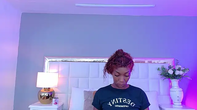 MadeleineHocker online show from October 2025 11:55:02 AM