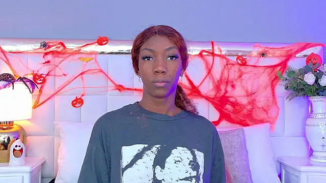 MadeleineHocker online show from October 2025 12:14:02 PM