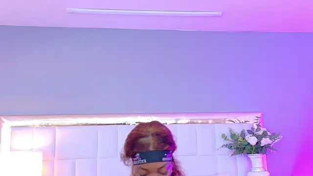 MadeleineHocker online show from November 2025 01:44:02 PM