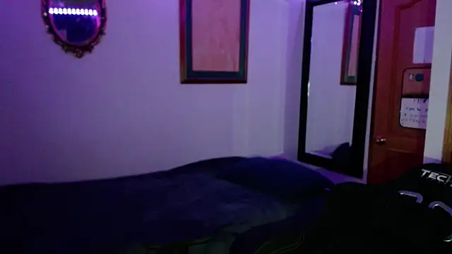 Snapshot of DanteObscuro chatting on November 2025 07:45:01 AM DanteObscuro online show from November 2025 07:45:01 AM