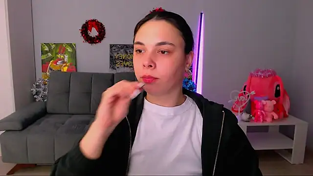 queenofthesense  online show from November 2025 12:49:01 PM