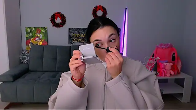 queenofthesense  online show from November 2025 02:50:01 PM