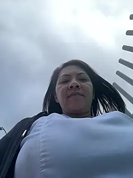 hiilarybrown online show from July 2026 10:09:01 PM