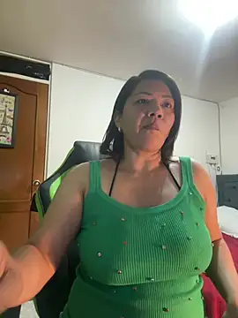 hiilarybrown online show from April 2026 11:31:01 PM
