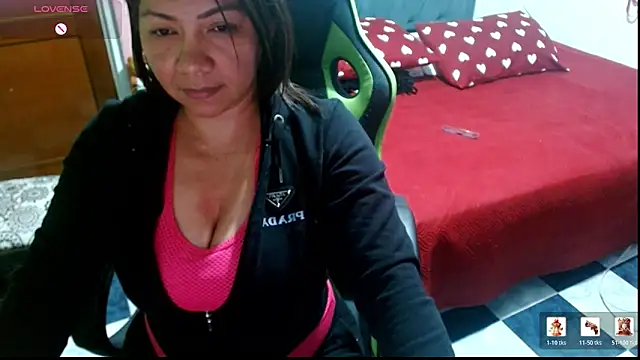 hiilarybrown online show from May 2026 02:04:02 AM