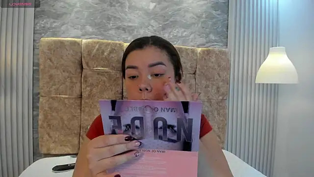 Snapshot of leilapons chatting on November 2025 04:34:02 PM leilapons online show from November 2025 04:34:02 PM