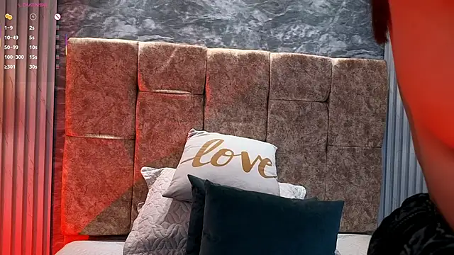 leilapons online show from April 2026 07:28:02 PM