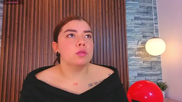 leilapons online show from February 2026 07:46:01 PM