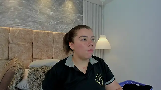 leilapons online show from September 2025 04:44:01 PM