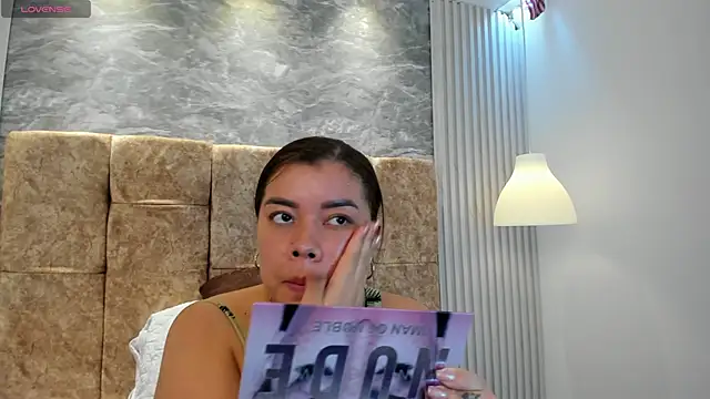 Snapshot of leilapons chatting on November 2025 04:45:01 PM leilapons online show from November 2025 04:45:01 PM