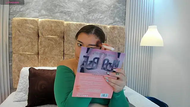 Snapshot of leilapons chatting on October 2025 04:27:01 PM leilapons online show from October 2025 04:27:01 PM