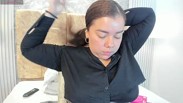 Snapshot of leilapons chatting on October 2025 05:23:02 PM leilapons online show from October 2025 05:23:02 PM