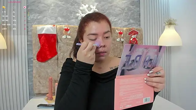 leilapons online show from December 2025 03:57:02 PM