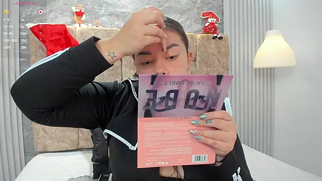 Snapshot of leilapons chatting on November 2025 05:13:01 PM leilapons online show from November 2025 05:13:01 PM