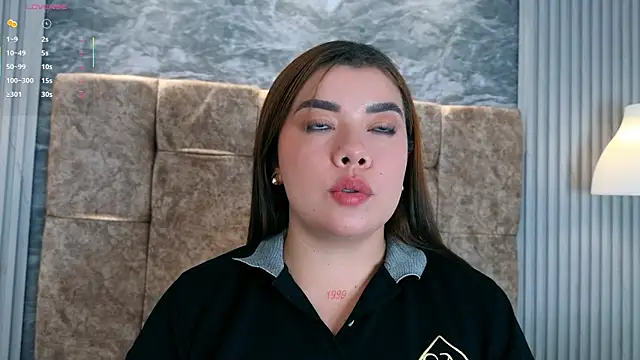 leilapons online show from April 2026 07:29:04 PM