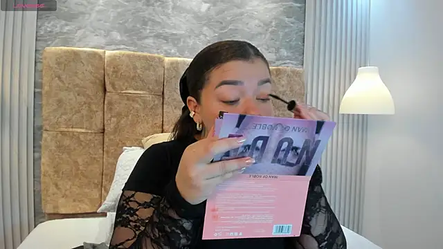 Snapshot of leilapons chatting on October 2025 05:24:01 PM leilapons online show from October 2025 05:24:01 PM