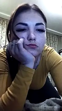 Snapshot of MieaHeldert chatting on November 2025 10:13:01 PM MieaHeldert online show from November 2025 10:13:01 PM