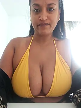 Snapshot of Busty_AriaX chatting on September 2025 07:37:02 AM Busty AriaX online show from September 2025 07:37:02 AM