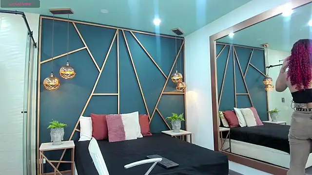 salem rose online show from April 2026 08:44:02 PM