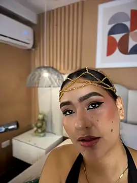 noa moon online show from June 2026 03:44:02 AM
