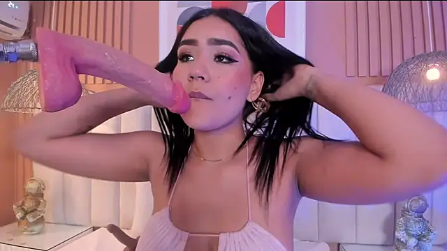 noa moon online show from March 2026 02:57:01 AM