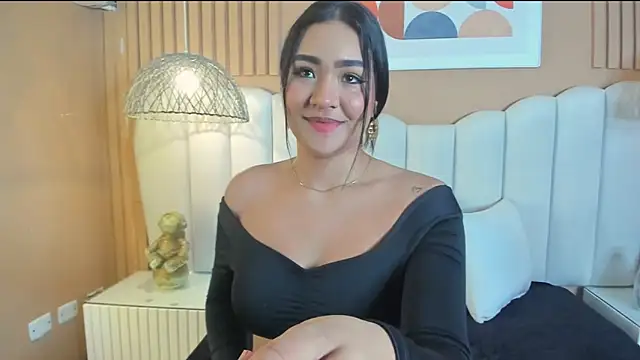 noa moon online show from December 2025 02:24:01 AM