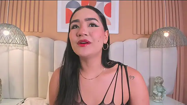 noa moon online show from March 2026 03:06:02 AM