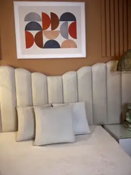 noa moon online show from February 2026 02:40:02 AM