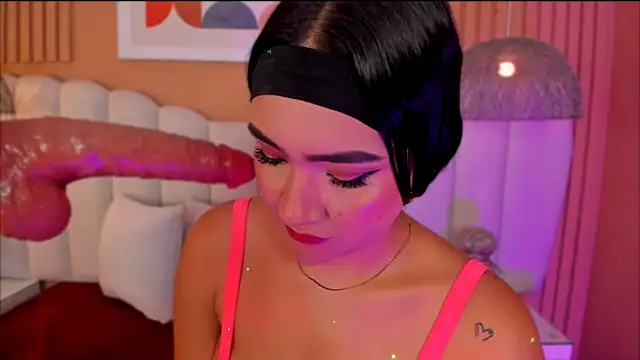 noa moon online show from April 2026 02:47:02 AM