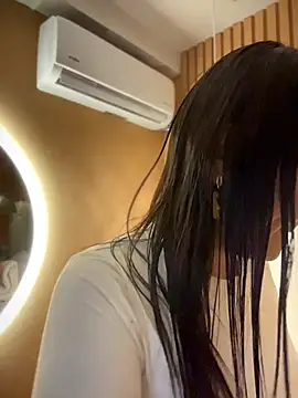 noa moon online show from February 2026 03:16:02 AM