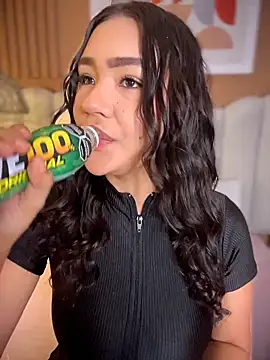 noa moon online show from February 2026 02:39:02 AM